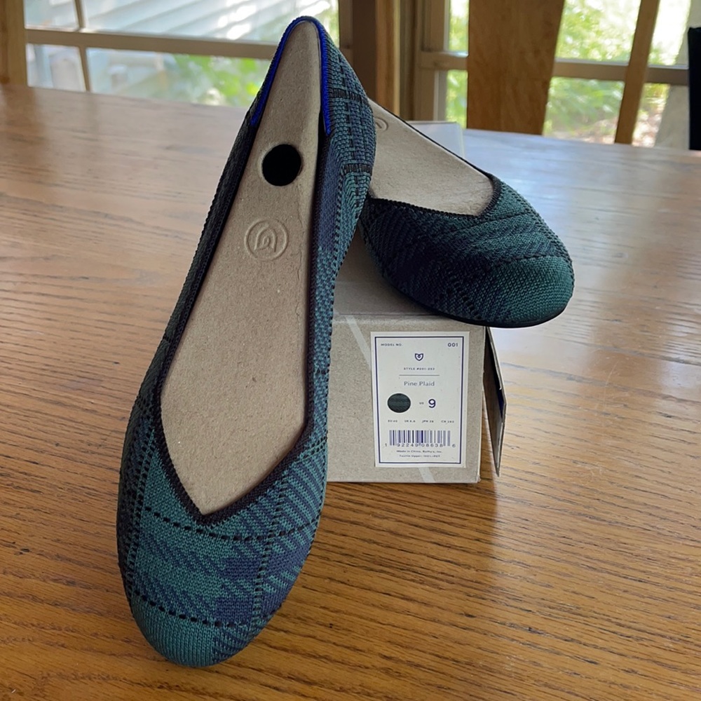 Pine Plaid Rothy’s flat new in box size 9